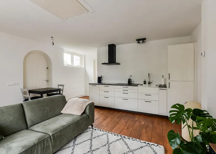 Luxury Garden View Apartment